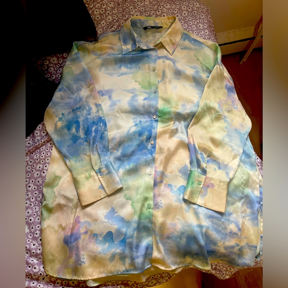 Nice satin top, very light from zara